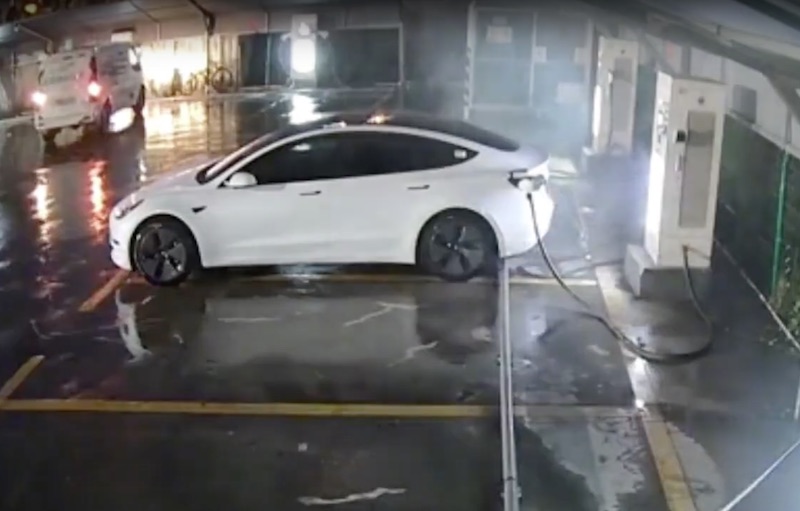 Tesla emits white smoke while charging with supercharger